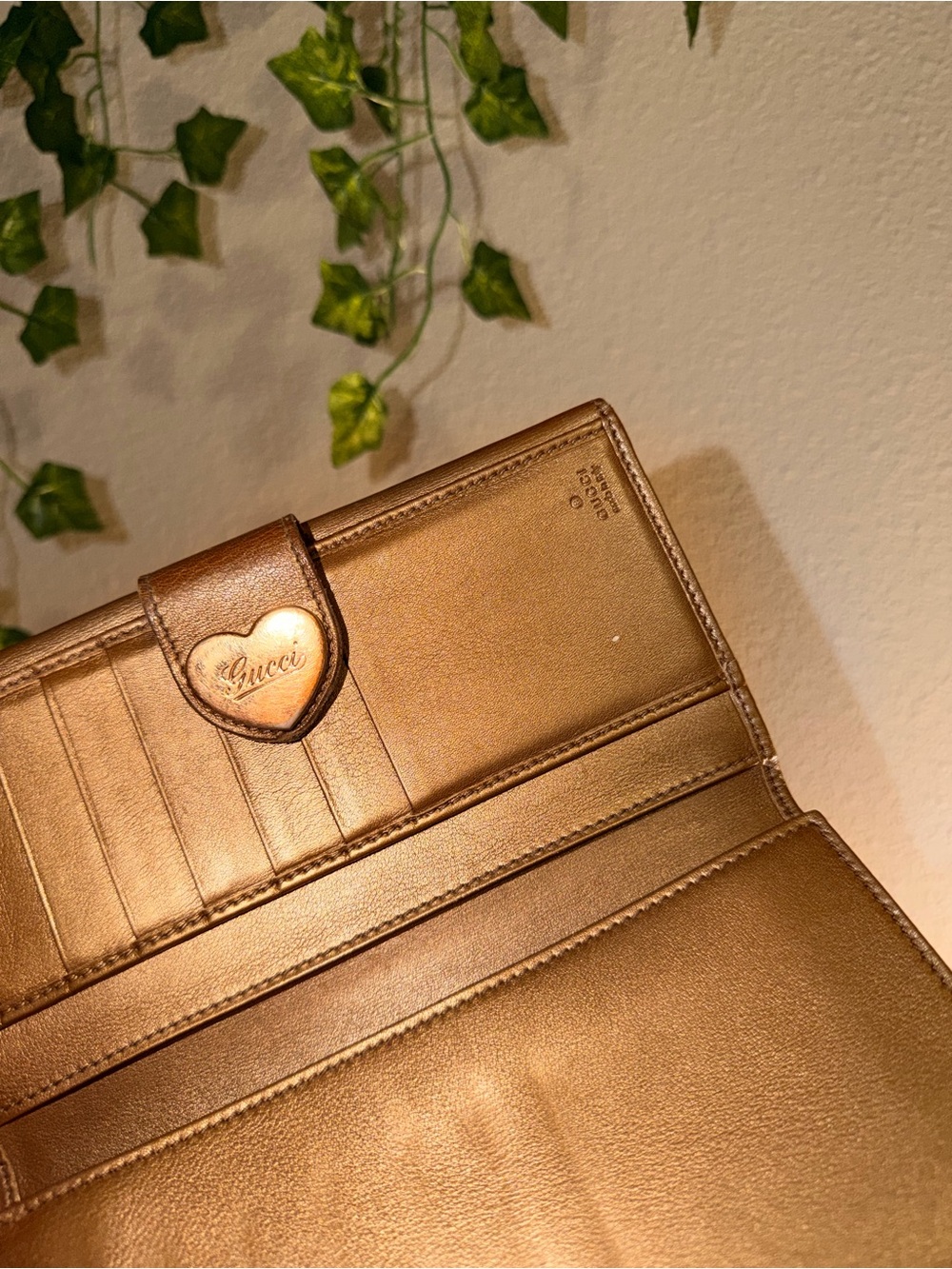 Gucci Beige Signature Continental Wallet - Picture 3 of 7